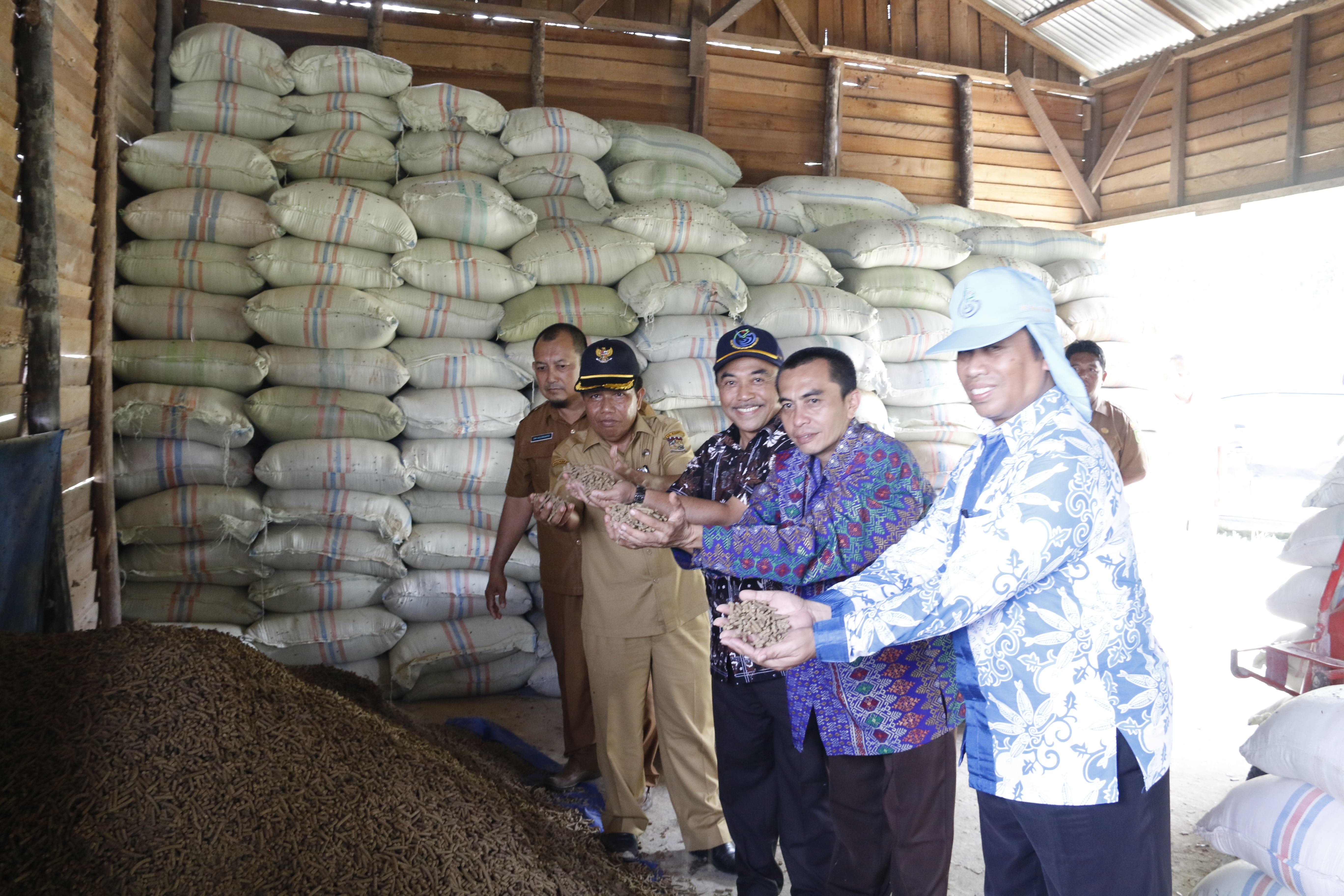 Limbah Sawit Dipilih untuk Bahan Baku Pakan Ikan Seperti  