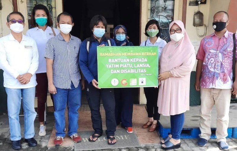 Forwatan dan Tiga Asosiasi Hilir Sawit Salurkan Bantuan ke Empat Yayasan